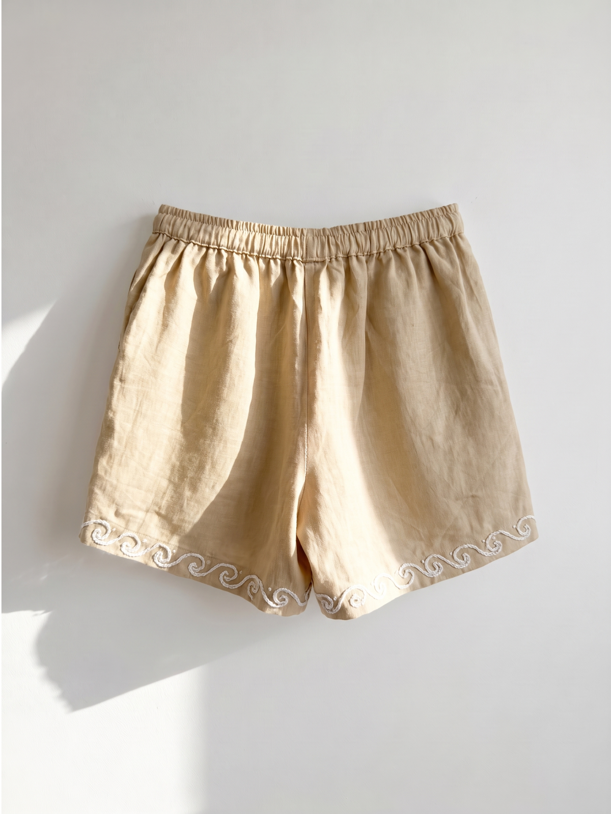 Short Atena Areia