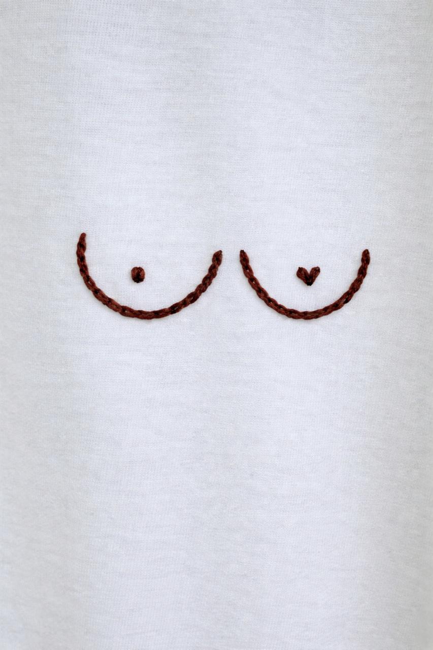 Camiseta Self-Love Off White Bordado Marrom